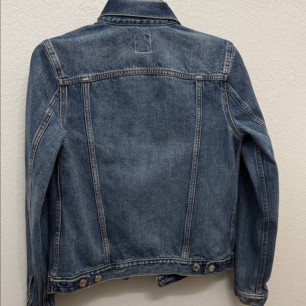 GAP Classic Blue Denim Jacket. - Picture 3 of 3